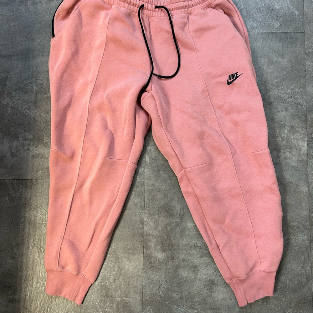 Nike Women's Sportswear Tech Pants Mid-Rise Joggers 1X Pink - Picture 2 of 5